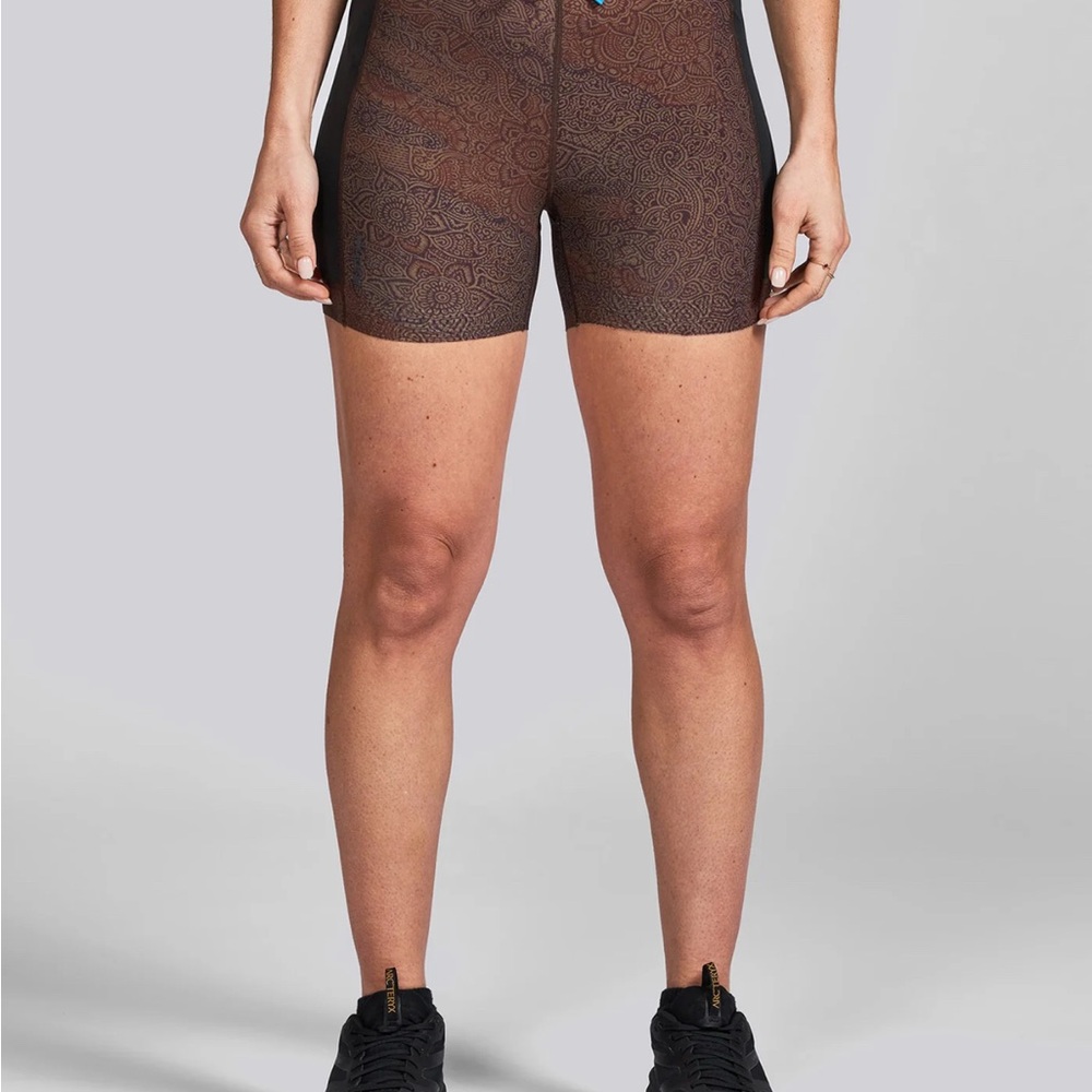 Janji Women's Athletic Shorts - Dark Brown Pattern